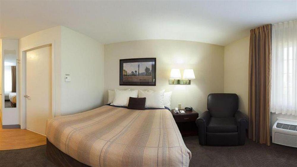 Sonesta Simply Suites Detroit Ann Arbor Exterior photo